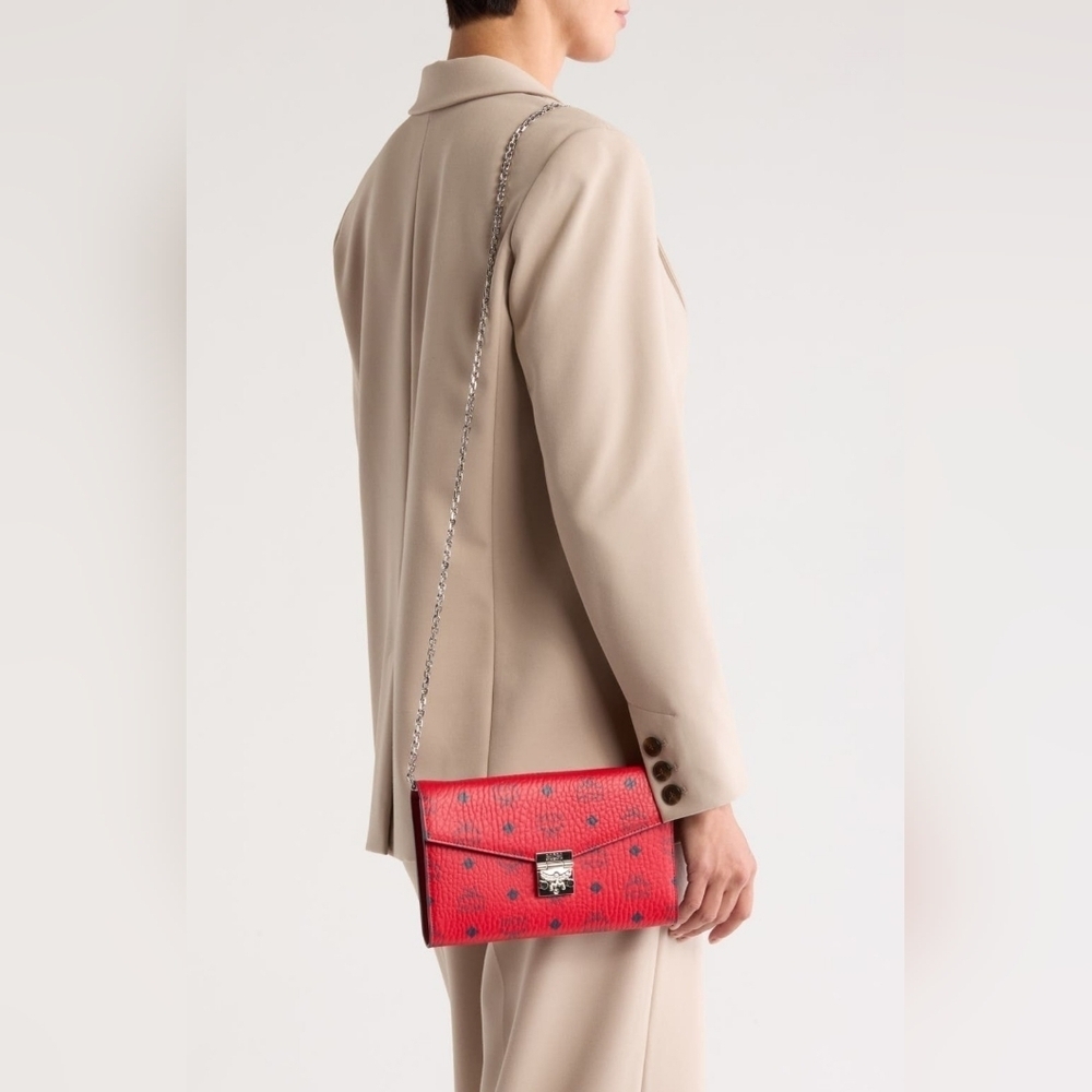 MCM Tracy Visetos Wallet On A Chain. - Picture 3 of 14